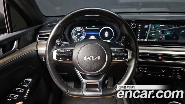 Kia K5 2023 — photo 12