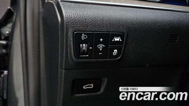 Kia K5 2023 — photo 17