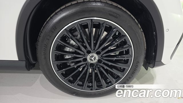 Mercedes-Benz GLC-Class 2026 — photo 5