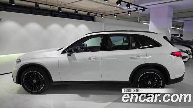 Mercedes-Benz GLC-Class 2026 — photo 8