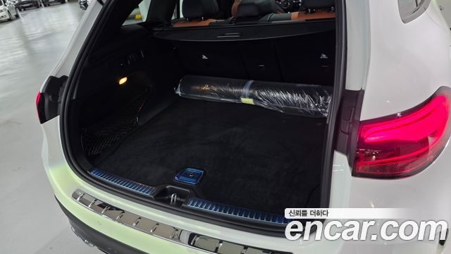 Mercedes-Benz GLC-Class 2026 — photo 10