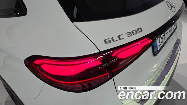 Mercedes-Benz GLC-Class 2026 — photo 13