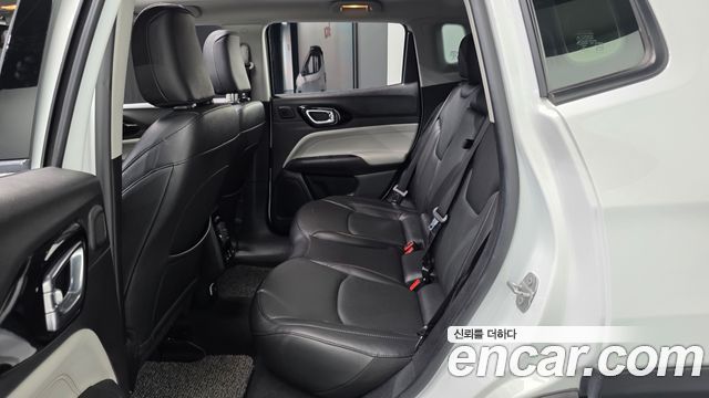 Jeep Compass 2022 — photo 18