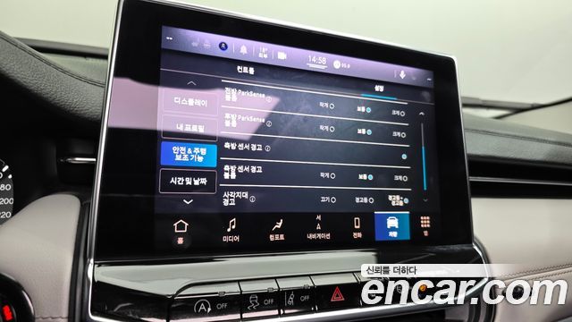 Jeep Compass 2022 — photo 25