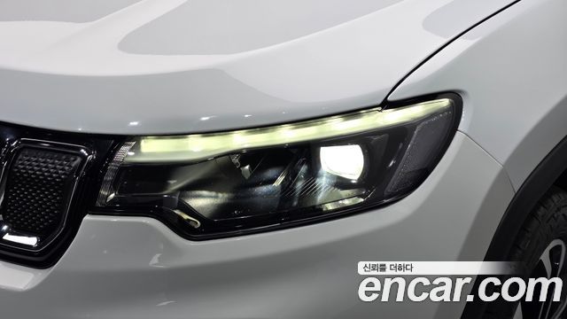 Jeep Compass 2022 — photo 8