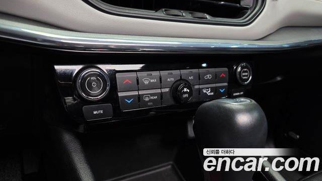 Jeep Compass 2022 — photo 28