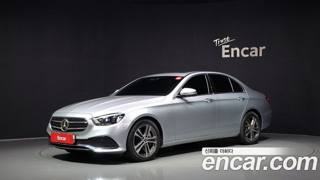 Mercedes-Benz E-Class 2022 — photo 1