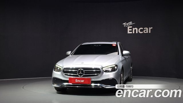 Mercedes-Benz E-Class 2022 — photo 3