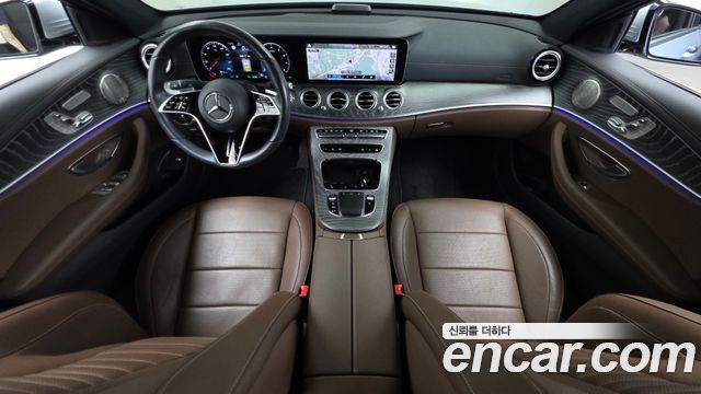 Mercedes-Benz E-Class 2022 — photo 7