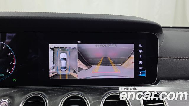 Mercedes-Benz E-Class 2022 — photo 15