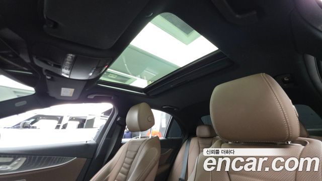 Mercedes-Benz E-Class 2022 — photo 18