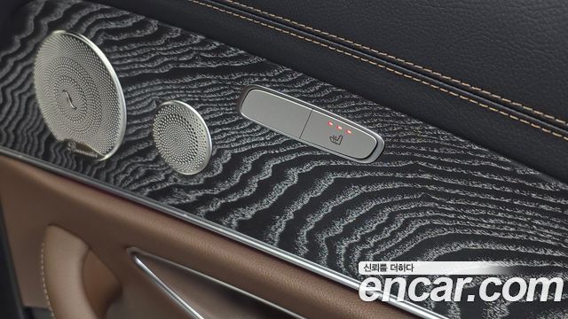 Mercedes-Benz E-Class 2022 — photo 19