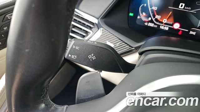 BMW X6 2021 — photo 29