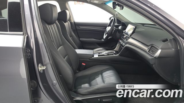 Honda Accord 2018 — photo 11