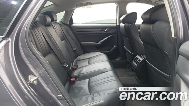 Honda Accord 2018 — photo 12