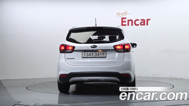 Kia Carens 2017 — photo 4