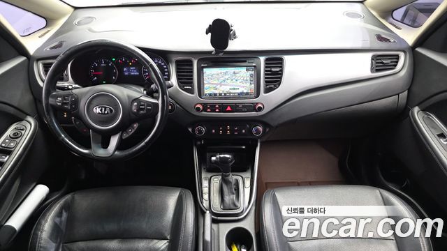 Kia Carens 2017 — photo 7