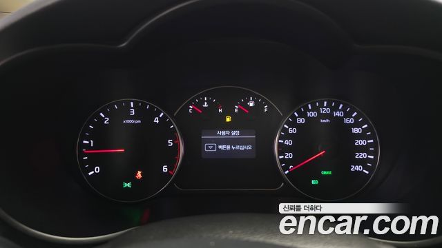 Kia Carens 2017 — photo 8