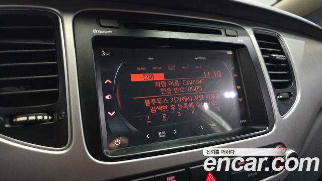 Kia Carens 2017 — photo 16
