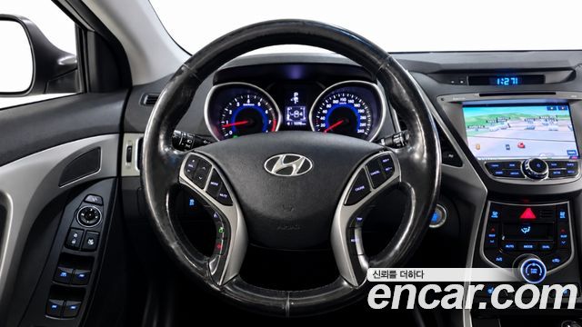 Hyundai AVANTE 2014 — photo 12