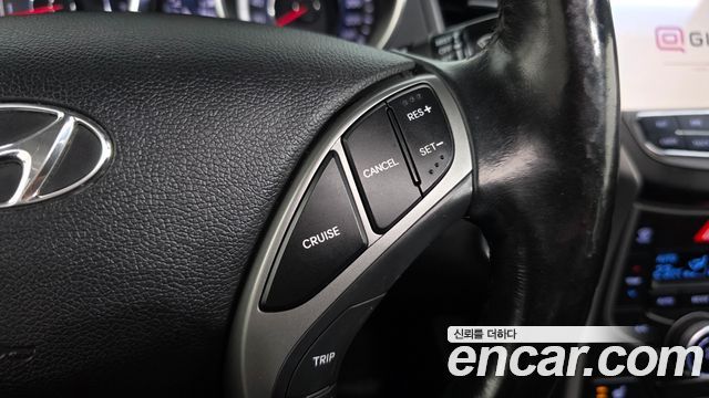 Hyundai AVANTE 2014 — photo 17