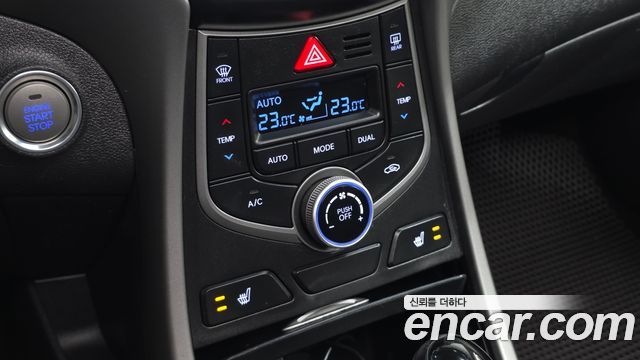 Hyundai AVANTE 2014 — photo 18