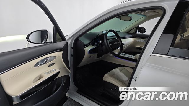 Genesis GV70 2023 — photo 13