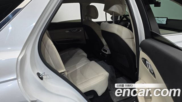 Genesis GV70 2023 — photo 17