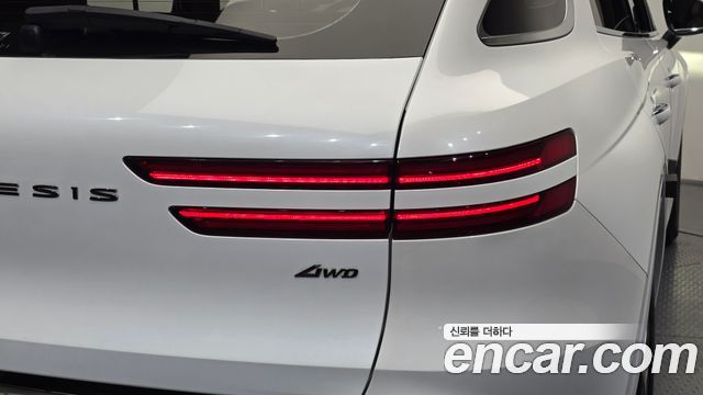 Genesis GV70 2023 — photo 9