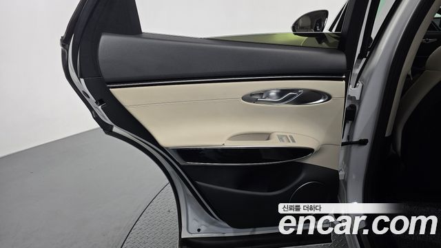 Genesis GV70 2023 — photo 15