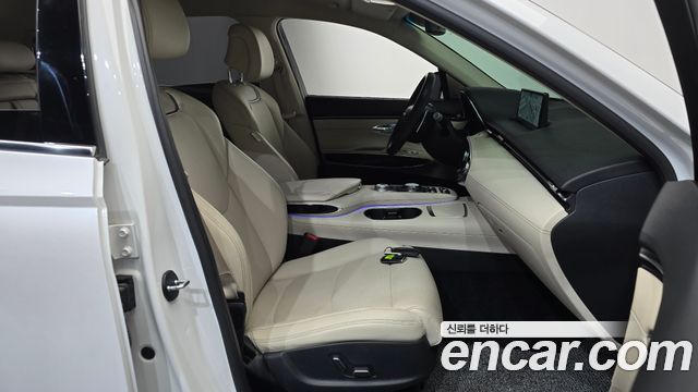 Genesis GV70 2023 — photo 16