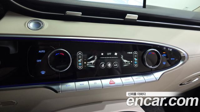 Genesis GV70 2023 — photo 34