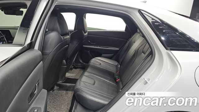 Hyundai AVANTE 2022 — photo 11