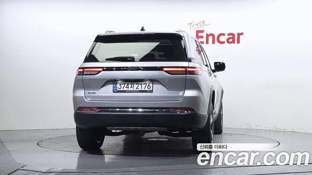Jeep Cherokee 2023 — photo 4