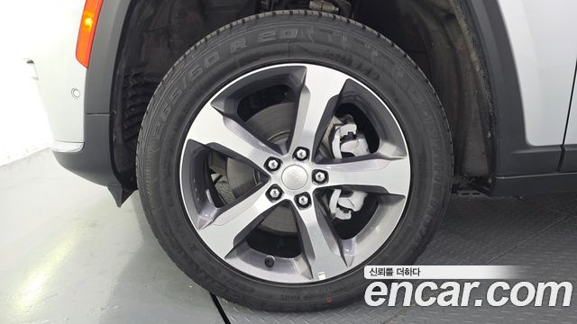 Jeep Cherokee 2023 — photo 5