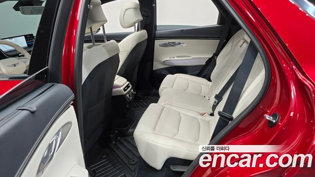 Genesis GV70 2022 — photo 17