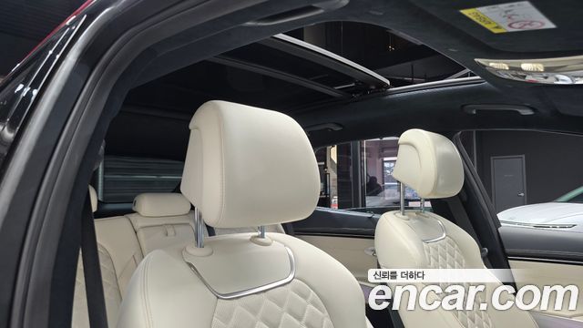 Genesis GV70 2022 — photo 24