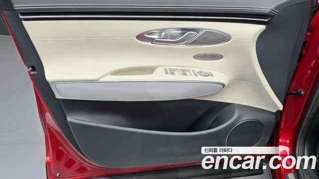 Genesis GV70 2022 — photo 14