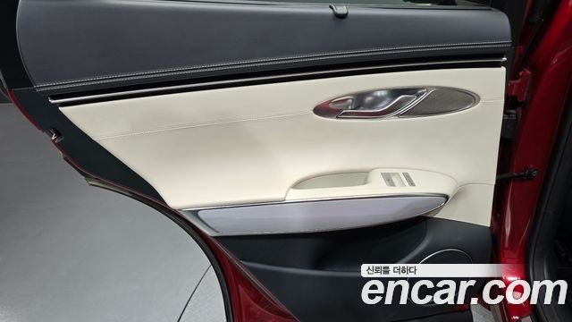 Genesis GV70 2022 — photo 15