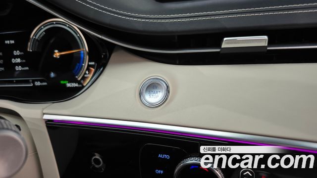 Genesis GV70 2022 — photo 28