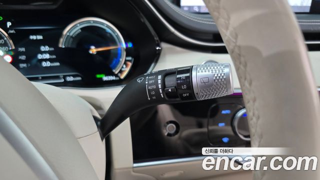 Genesis GV70 2022 — photo 29