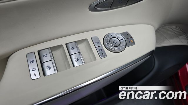 Genesis GV70 2022 — photo 30