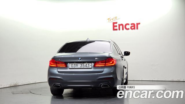 BMW 5-Series 2018 — photo 4