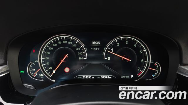 BMW 5-Series 2018 — photo 11