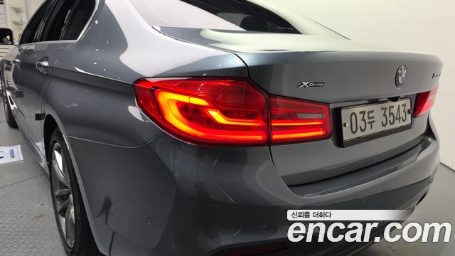 BMW 5-Series 2018 — photo 9