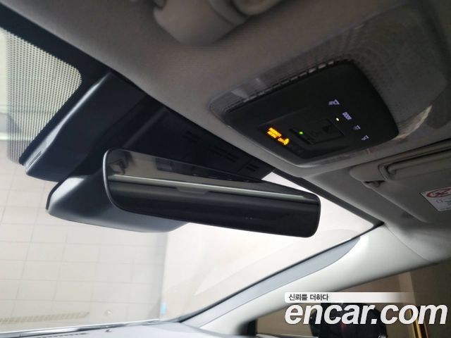 Toyota Prius 2025 — photo 12