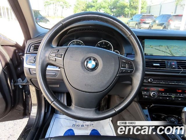 BMW 5-Series 2013 — photo 8