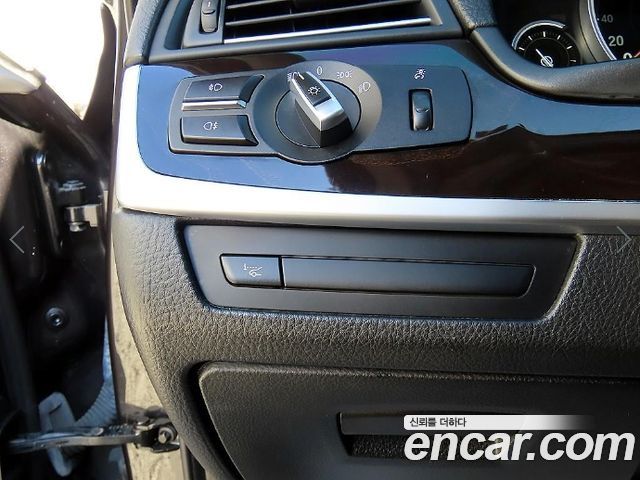 BMW 5-Series 2013 — photo 13