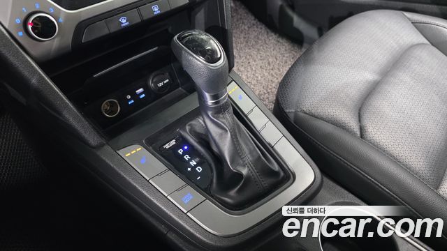 Hyundai AVANTE 2018 — photo 9