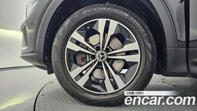 Mercedes-Benz GLB-Class 2023 — photo 5